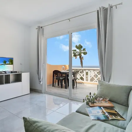 Luxury Romantic Ocean View Apartment *