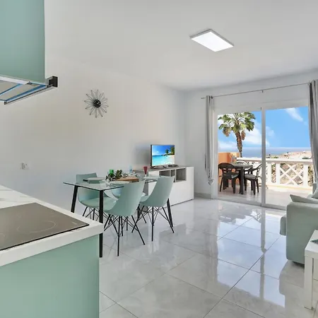 Luxury Romantic Ocean View アデヘ